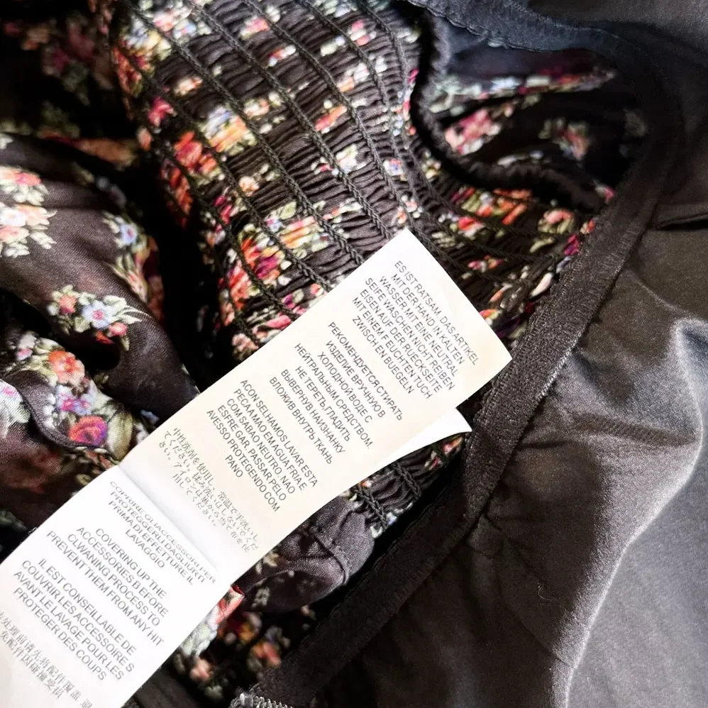 Dolce Gabbana D&G Small Flower Bouquets for Women in print Chiffon Dress Dolce Gabbana D&G Small Flower Bouquets for Women in print Chiffon Dress