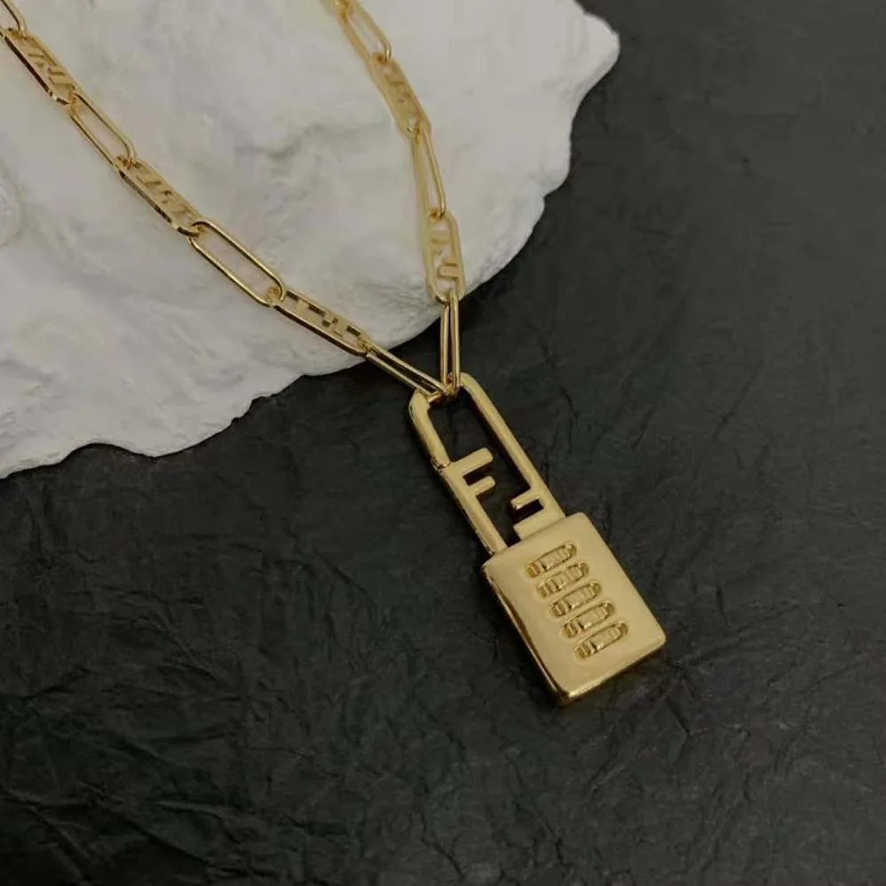 Fendi Necklace with Fendi O'Lock Mesh and Padlock for Women in Shaped Pendant Fendi Necklace with Fendi O'Lock Mesh and Padlock for Women in Shaped Pendant