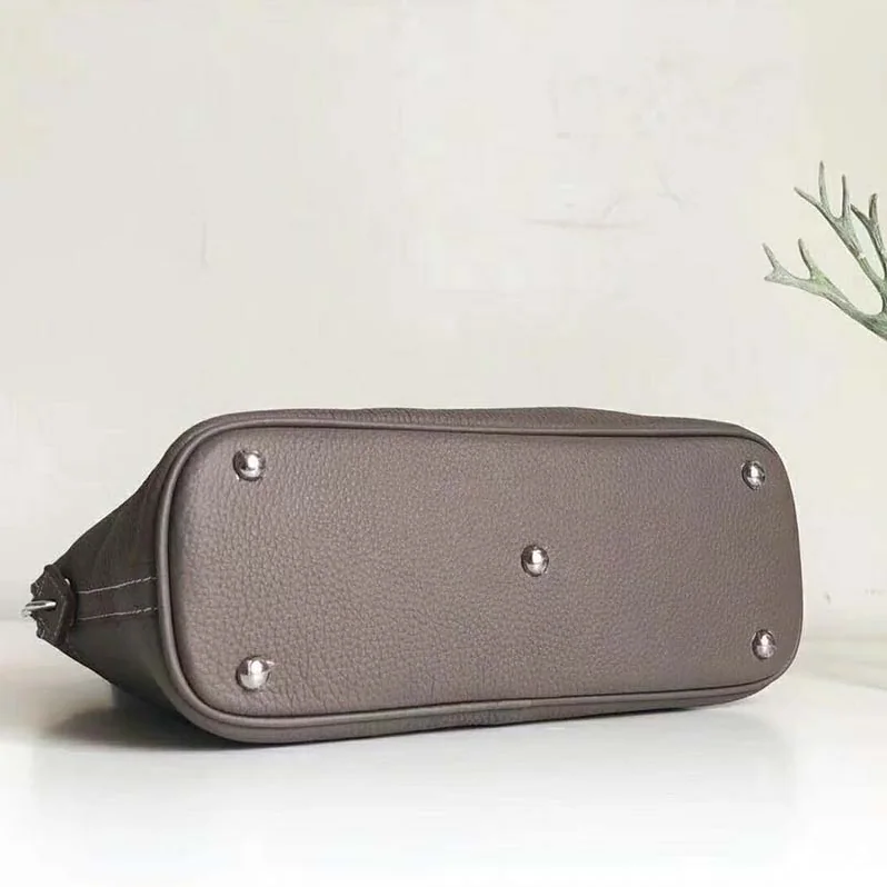Hermes Bolide 31 bag in Taurillon Clemence Leather for Women in Gray Hermes Bolide 31 bag in Taurillon Clemence Leather for Women in Gray