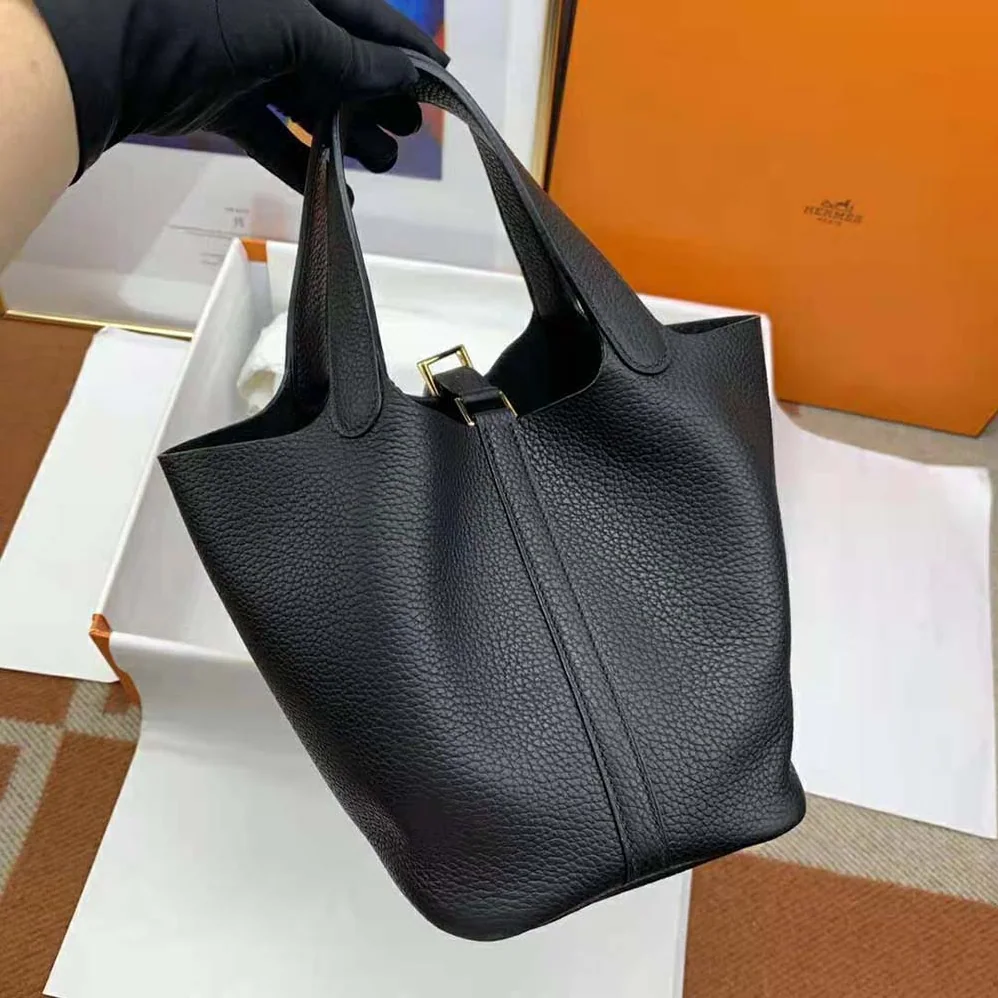 Hermes Picotin Lock 22cm in Clémence leather for Women in Black Hermes Picotin Lock 22cm in Clémence leather for Women in Black