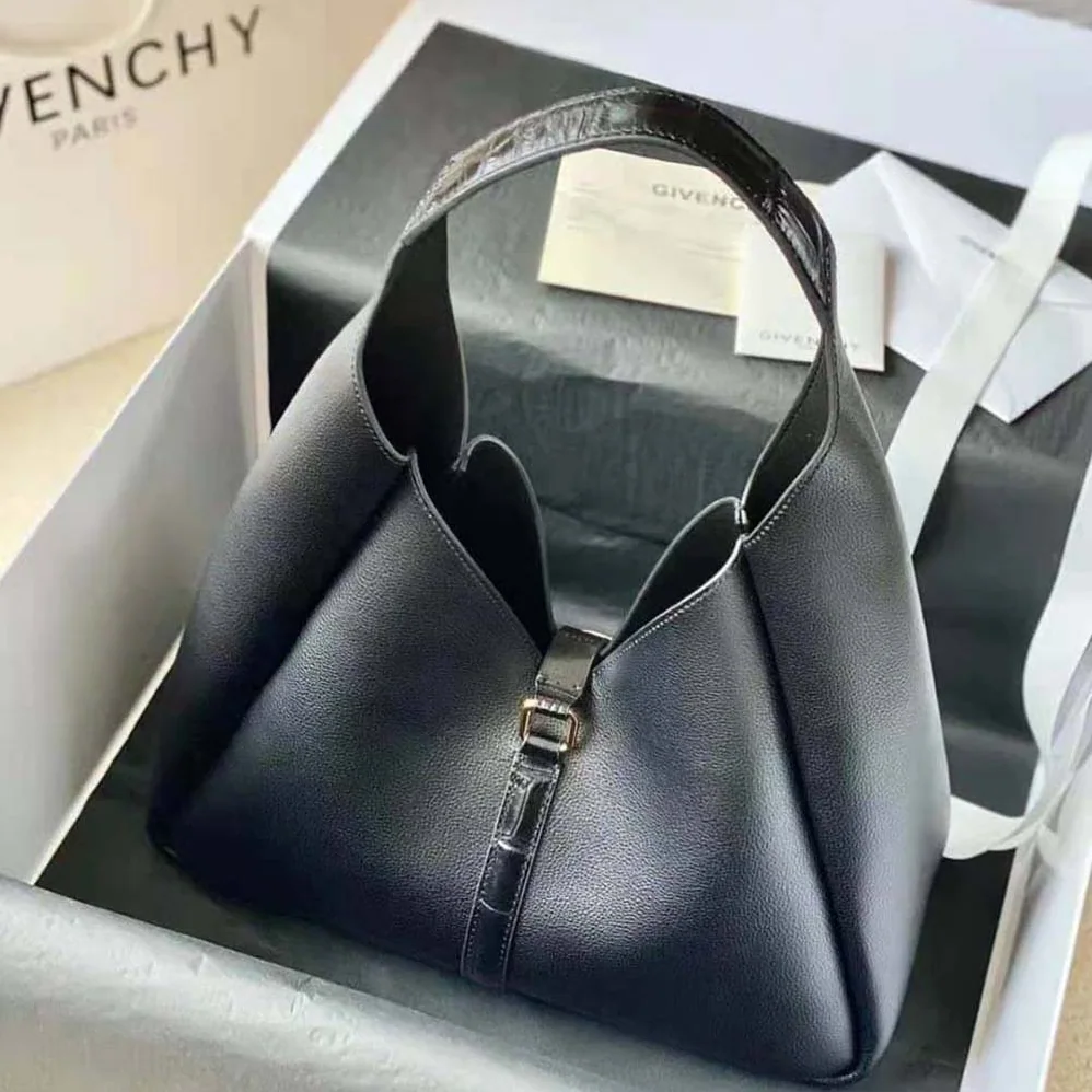 Givenchy Medium G-Hobo Bag in Smooth Leather for Women in Black