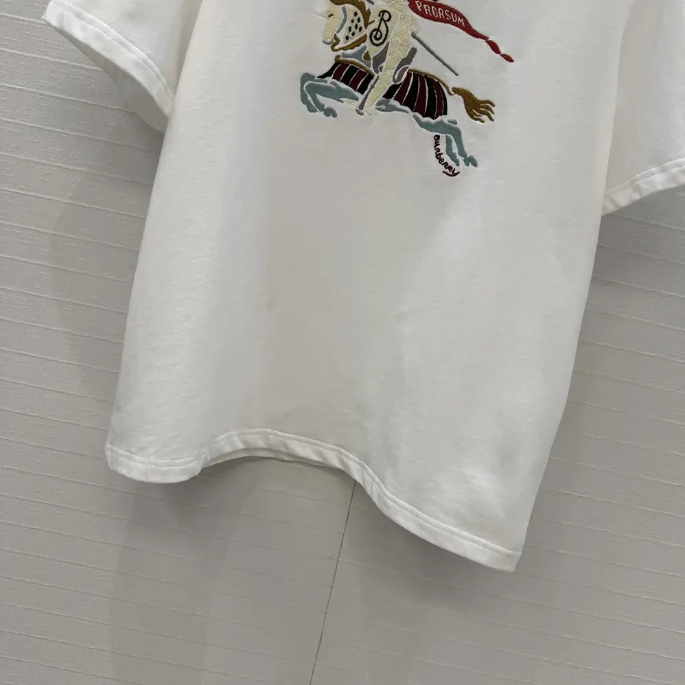 Burberry Crystal EKD Cotton T-shirt for Women in White Burberry Crystal EKD Cotton T-shirt for Women in White