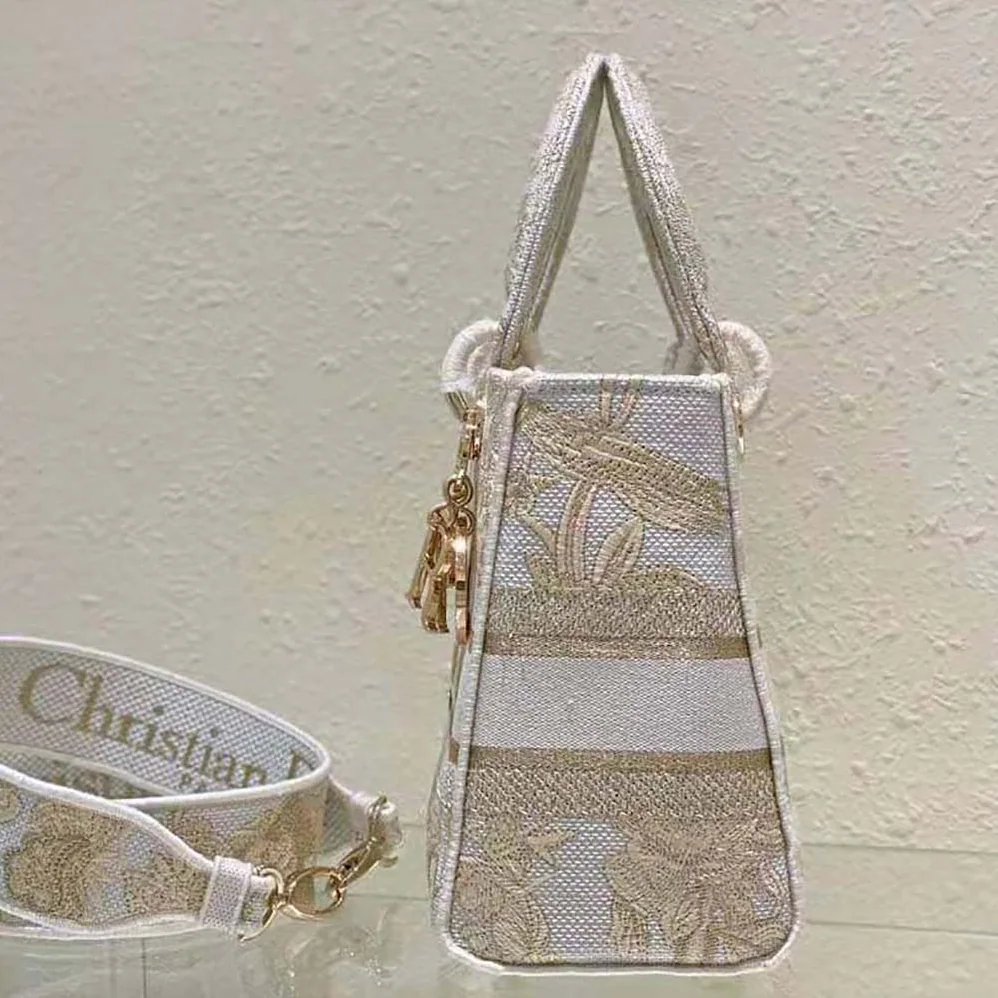 Dior Medium Lady D-lite Bag Dior Jardin D'Hiver Embroidery with Gold for Women in Tone Metallic Thread Dior Medium Lady D-lite Bag Dior Jardin D'Hiver Embroidery with Gold for Women in Tone Metallic Thread