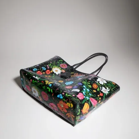 Gucci Tribeca Large Tote Bag / Black/ Multicolor Gucci Flora Coated Canvas Palladium Hardware A0034D FAF8S 1055 Gucci Tribeca Large Tote Bag / Black/ Multicolor Gucci Flora Coated Canvas Palladium Hardware A0034D FAF8S 1055