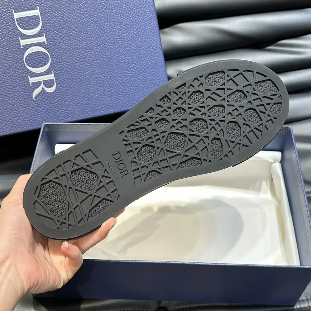 Dior B33 Sneaker Black Grained Calfskin and Black Dior Gravity Leather for Men
