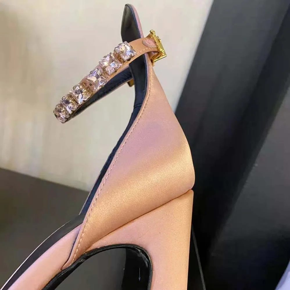 Versace Aevitas Pointy Platform Pumps in 16cm Heel Height for Women in Beige Versace Aevitas Pointy Platform Pumps in 16cm Heel Height for Women in Beige