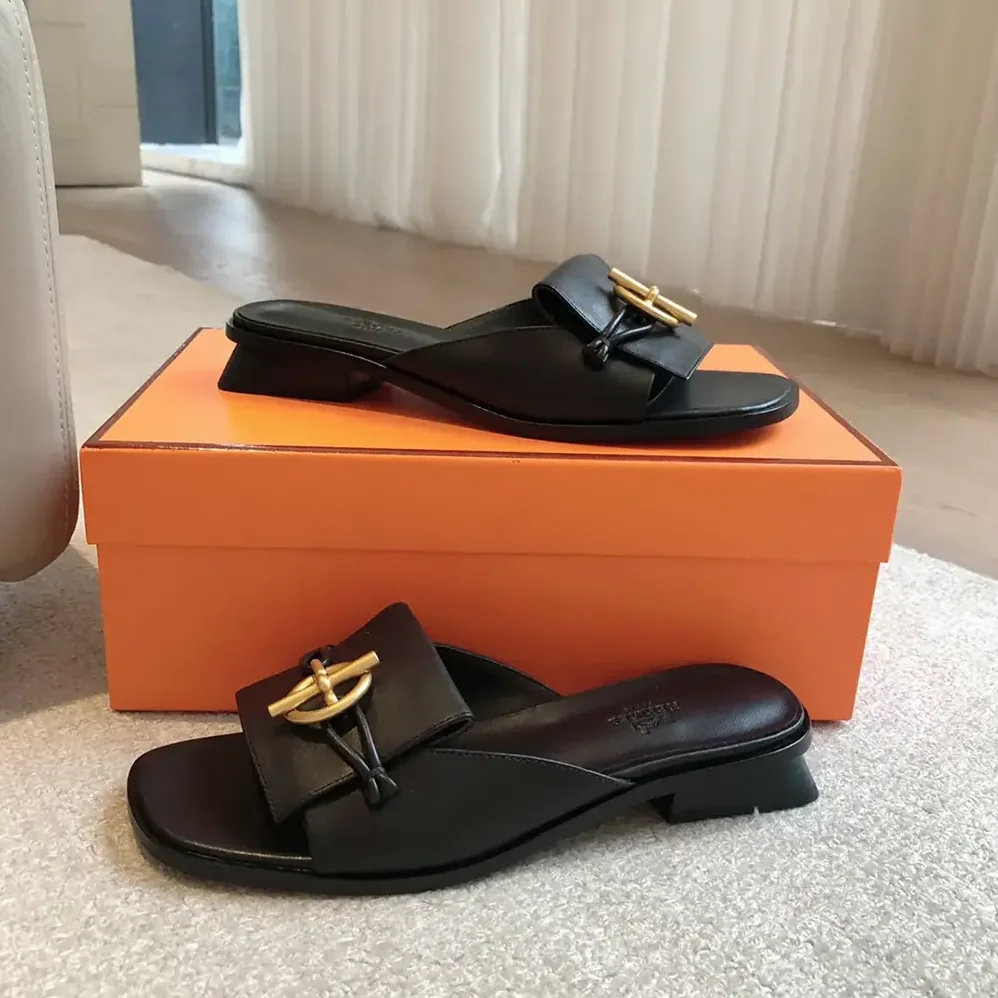 Hermes Isle Sandal in Calfskin Leather-Black H241145Z for Women