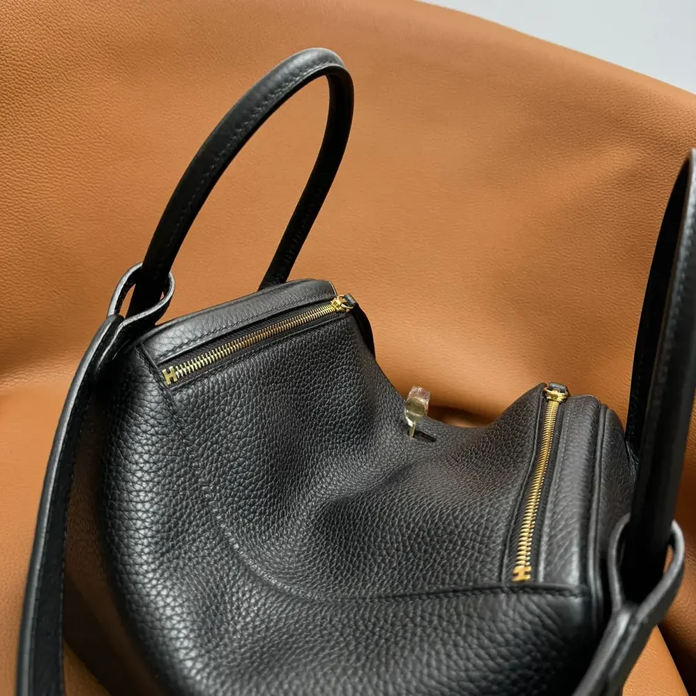 Hermes Lindy 26 in Clemence Leather for Women in Black/Gold