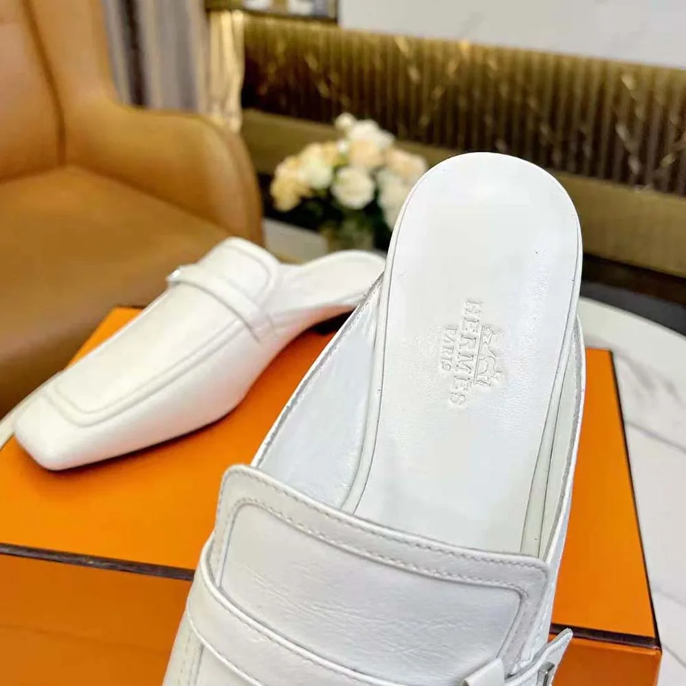 Hermes Groupie Mule in Goatskin with Miniature Palladium-Plated Paris Buckle for Women in White