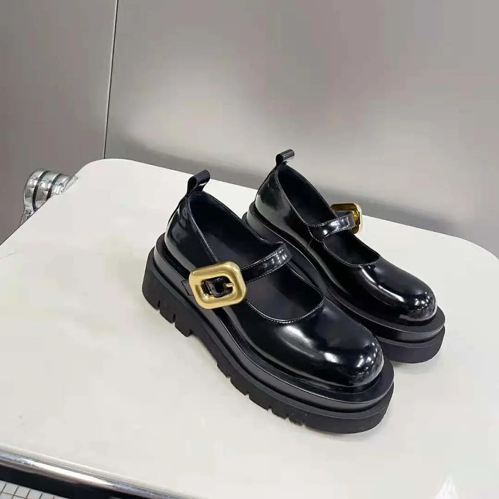 Bottega Veneta Lug Mary-Jane Flats for Women in Black Bottega Veneta Lug Mary-Jane Flats for Women in Black