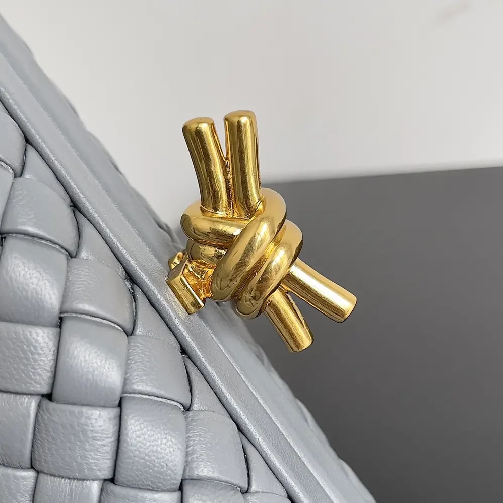 Bottega Veneta Knot Minaudière Clutch in Calfskin Leather for Women in Grey Bottega Veneta Knot Minaudière Clutch in Calfskin Leather for Women in Grey