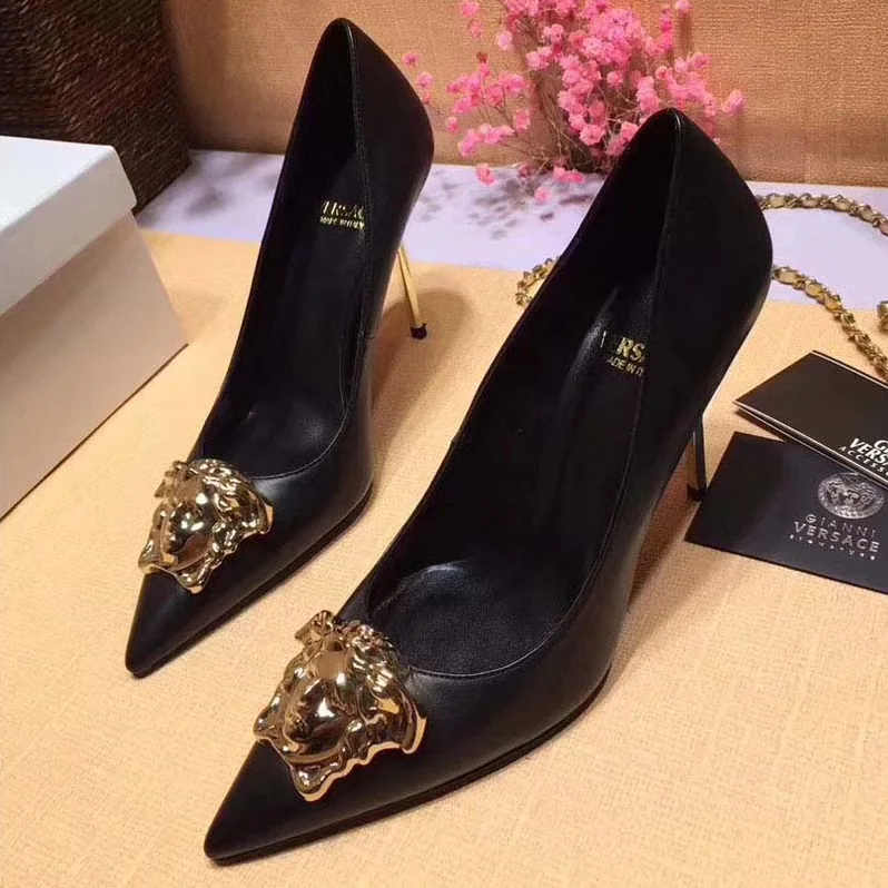 Versace Shoes Palazzo Pumps 110mm Heel for Women in Black Versace Shoes Palazzo Pumps 110mm Heel for Women in Black