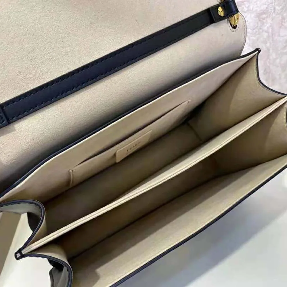 Fendi Kan I Black Leather Bag for Women in Black