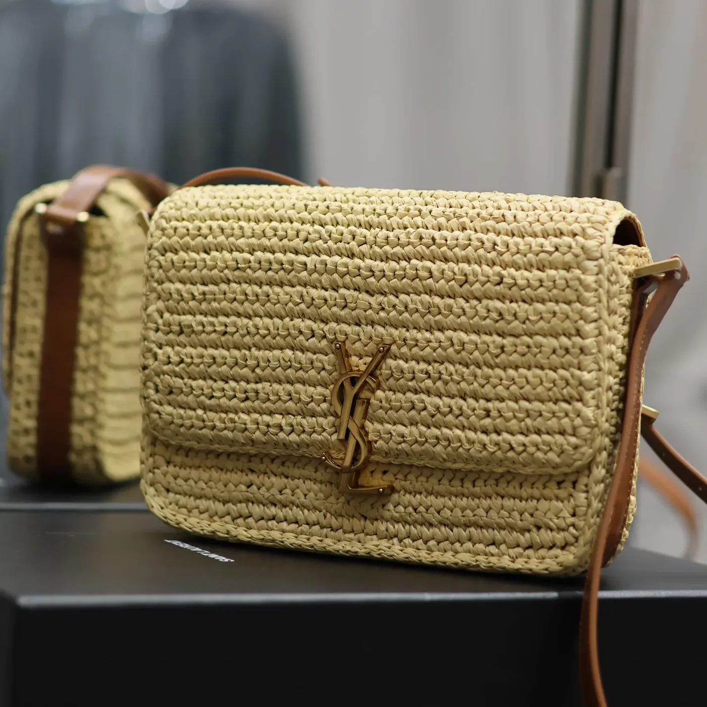 Saint Laurent YSL Solferino Medium in Raffia and Vegetable for Women in tanned Leather Saint Laurent YSL Solferino Medium in Raffia and Vegetable for Women in tanned Leather