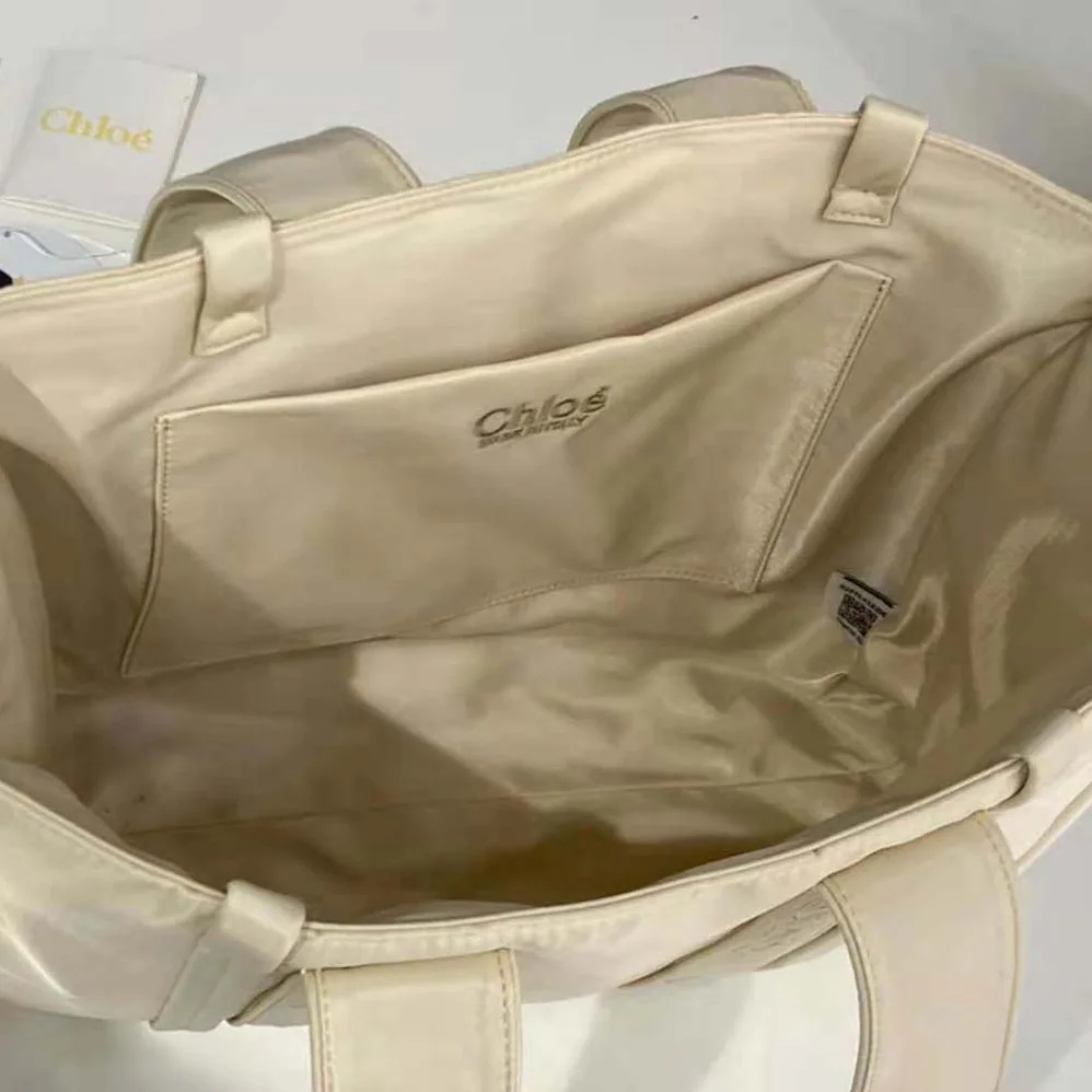 Chloe Large Woody Tote Bag for Women in White Chloe Large Woody Tote Bag for Women in White
