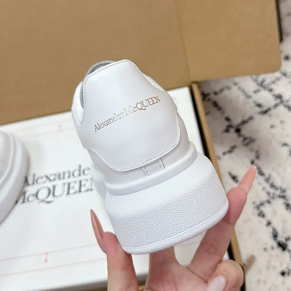Alexander Mcqueen Oversized Sneaker Shoes White for Unisex Alexander Mcqueen Oversized Sneaker Shoes White for Unisex