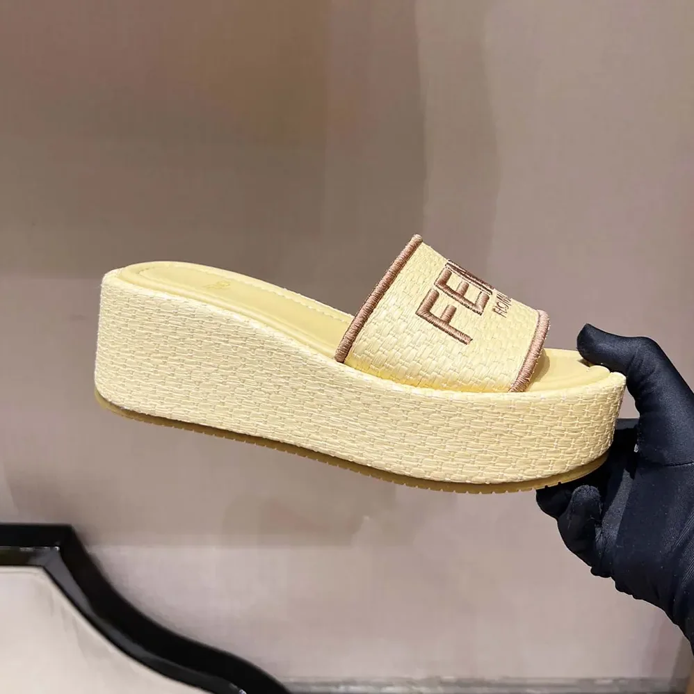 Fendi Fendi Sunshine Beige Raffia Flatform Slides for Women