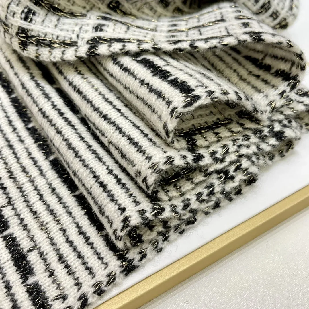 Chanel Monochrome Winter Knit Set Hat, Scarf And Gloves Black & White Chanel Monochrome Winter Knit Set Hat, Scarf And Gloves Black & White