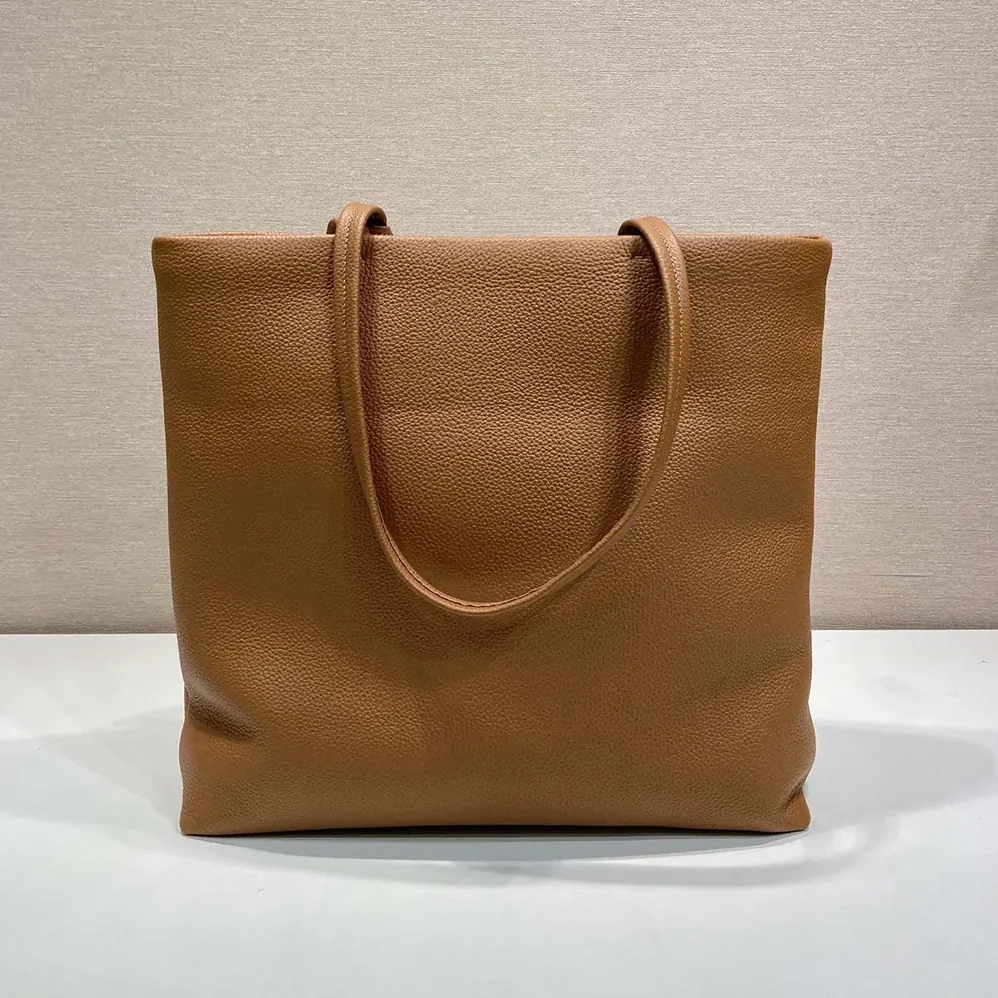 Prada Leather Tote for Unisex in Brown Prada Leather Tote for Unisex in Brown