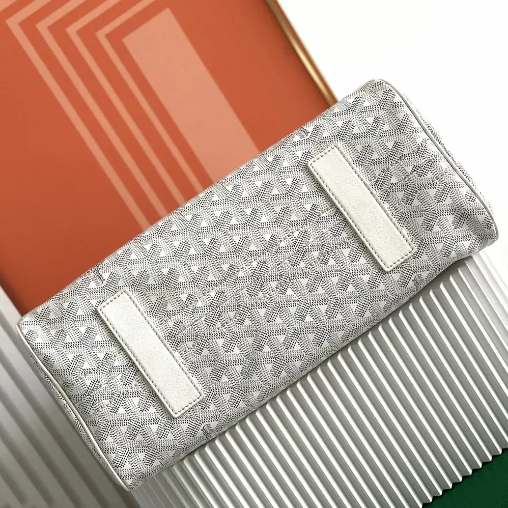 Goyard Rouette Souple Bag for Unisex in White Goyard Rouette Souple Bag for Unisex in White