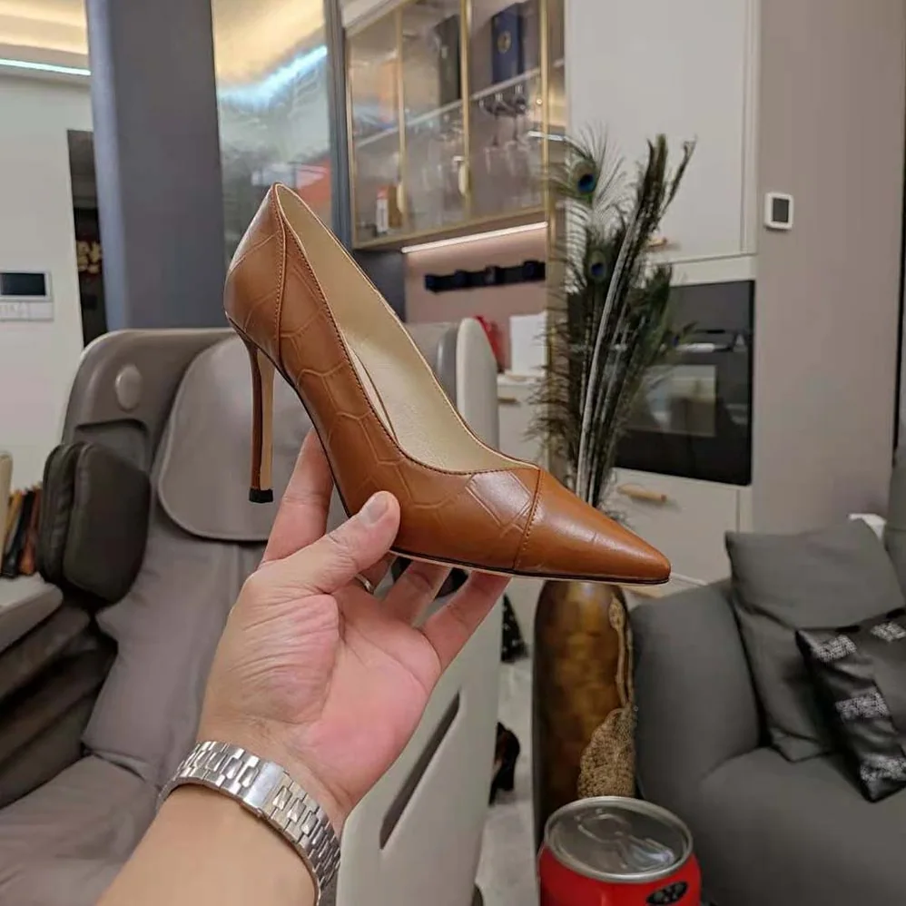 Jimmy Choo Cass 95 Tan Croc-Embossed Leather Pumps for Women in Brown Jimmy Choo Cass 95 Tan Croc-Embossed Leather Pumps for Women in Brown