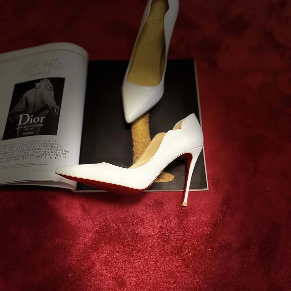 Christian Louboutin Hot Chick 100 mm Pumps Patent Calf Leather White for Women Christian Louboutin Hot Chick 100 mm Pumps Patent Calf Leather White for Women