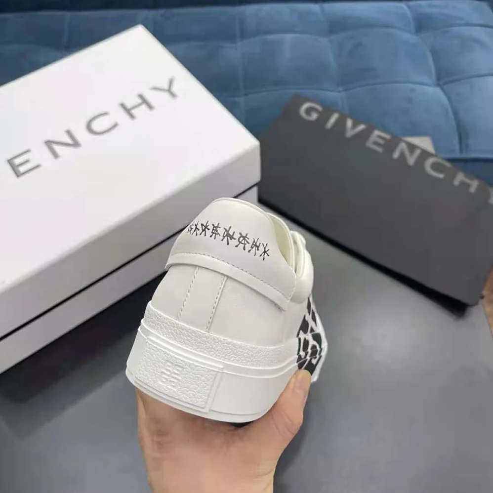 Givenchy Sneakers City Sport in Leather with Tag Effect 4g Print for Men