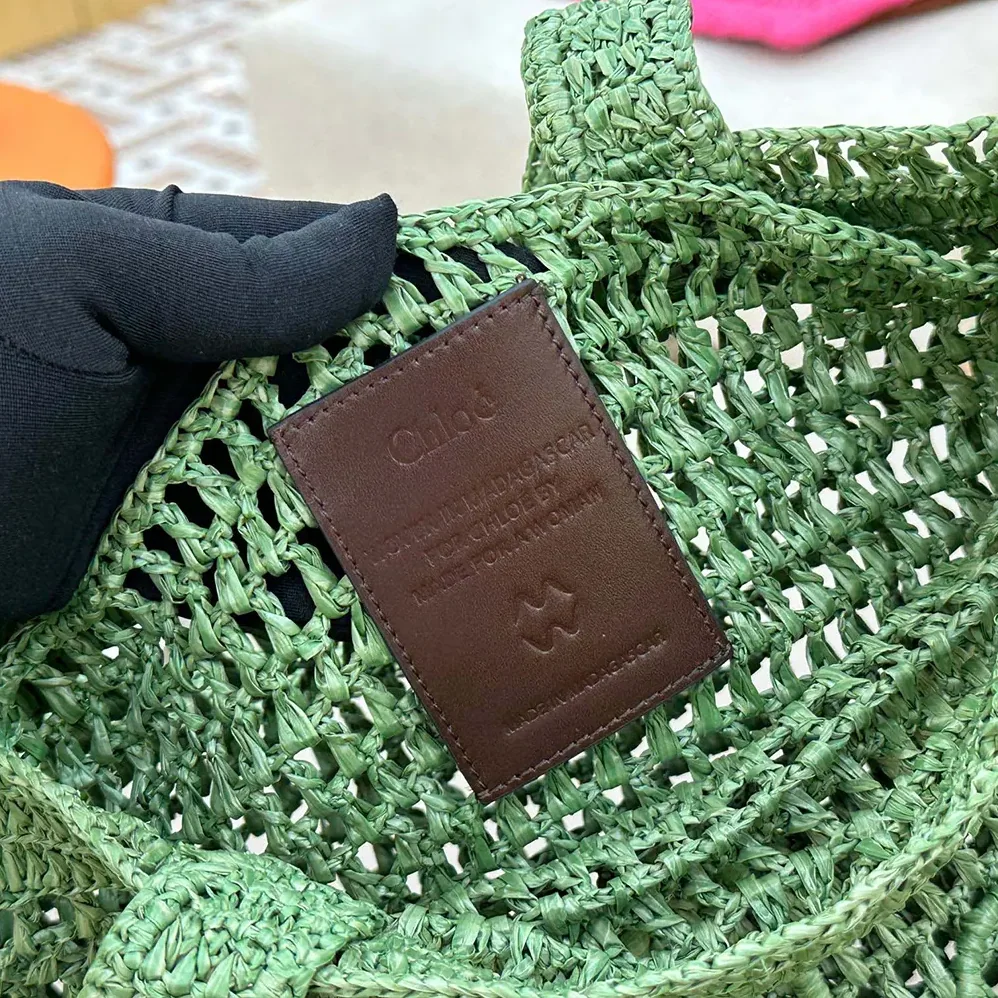 Chloe Summer Banana Tote Bag In Raffia for Women in Green Chloe Summer Banana Tote Bag In Raffia for Women in Green