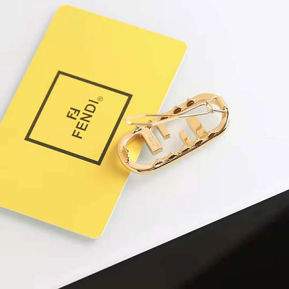 Fendi Hair Clip with Fendi O'Lock Motif for Women in Gold Fendi Hair Clip with Fendi O'Lock Motif for Women in Gold