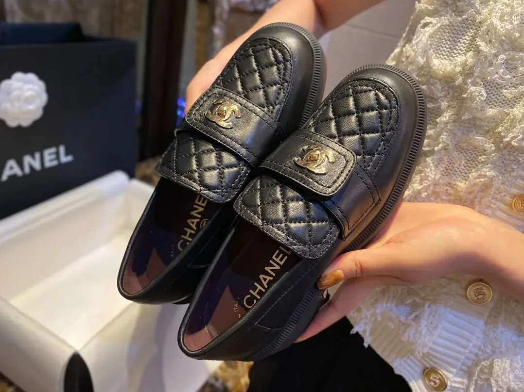 Chanel CC Turn-ock On Trap Heel Loafer Black Chanel CC Turn-ock On Trap Heel Loafer Black