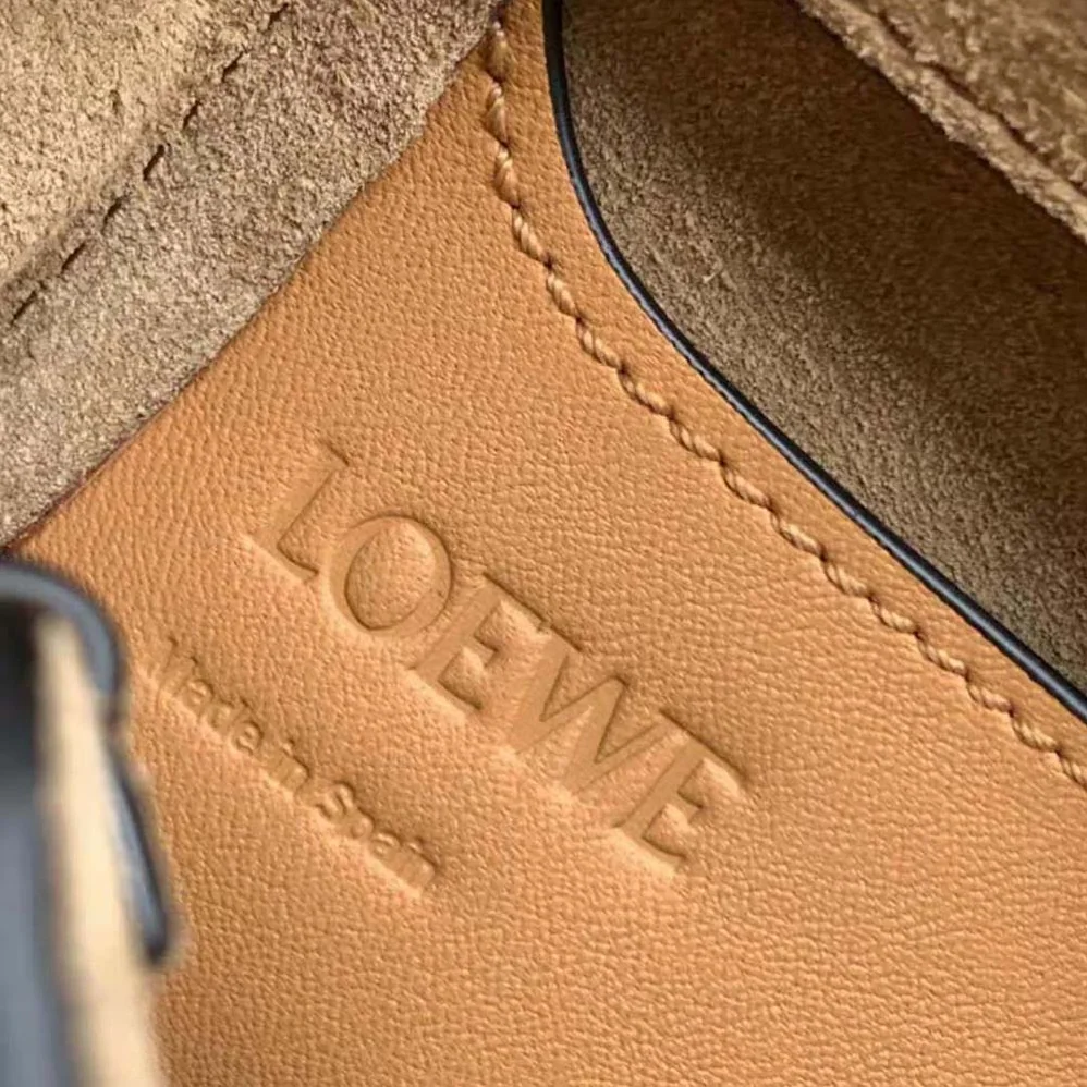 Loewe Hammock Nugget Bag in Nappa Calfskin for Women in Brown Loewe Hammock Nugget Bag in Nappa Calfskin for Women in Brown