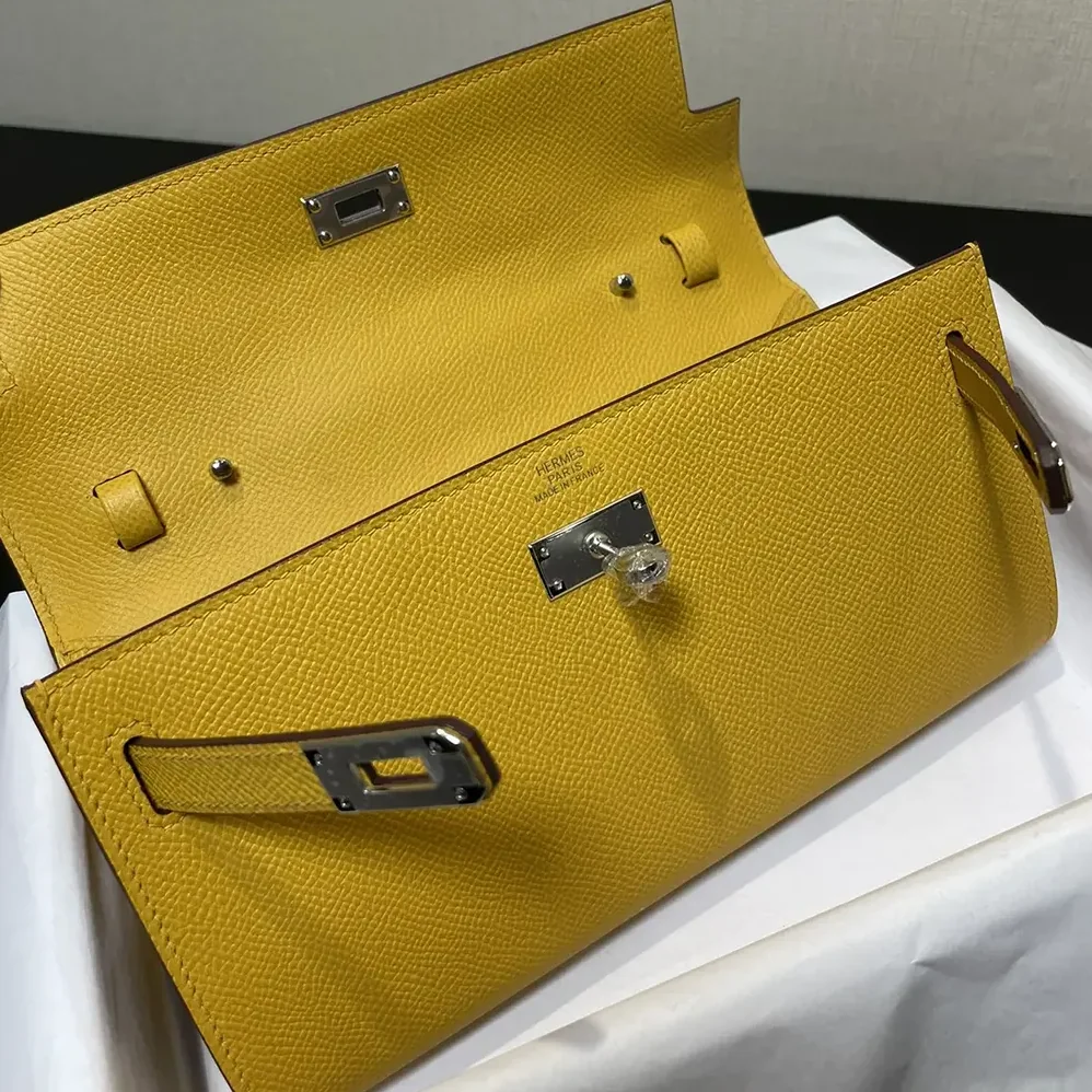 Hermes Kelly To Go in Epsom Leather for Women in Gold/Silver