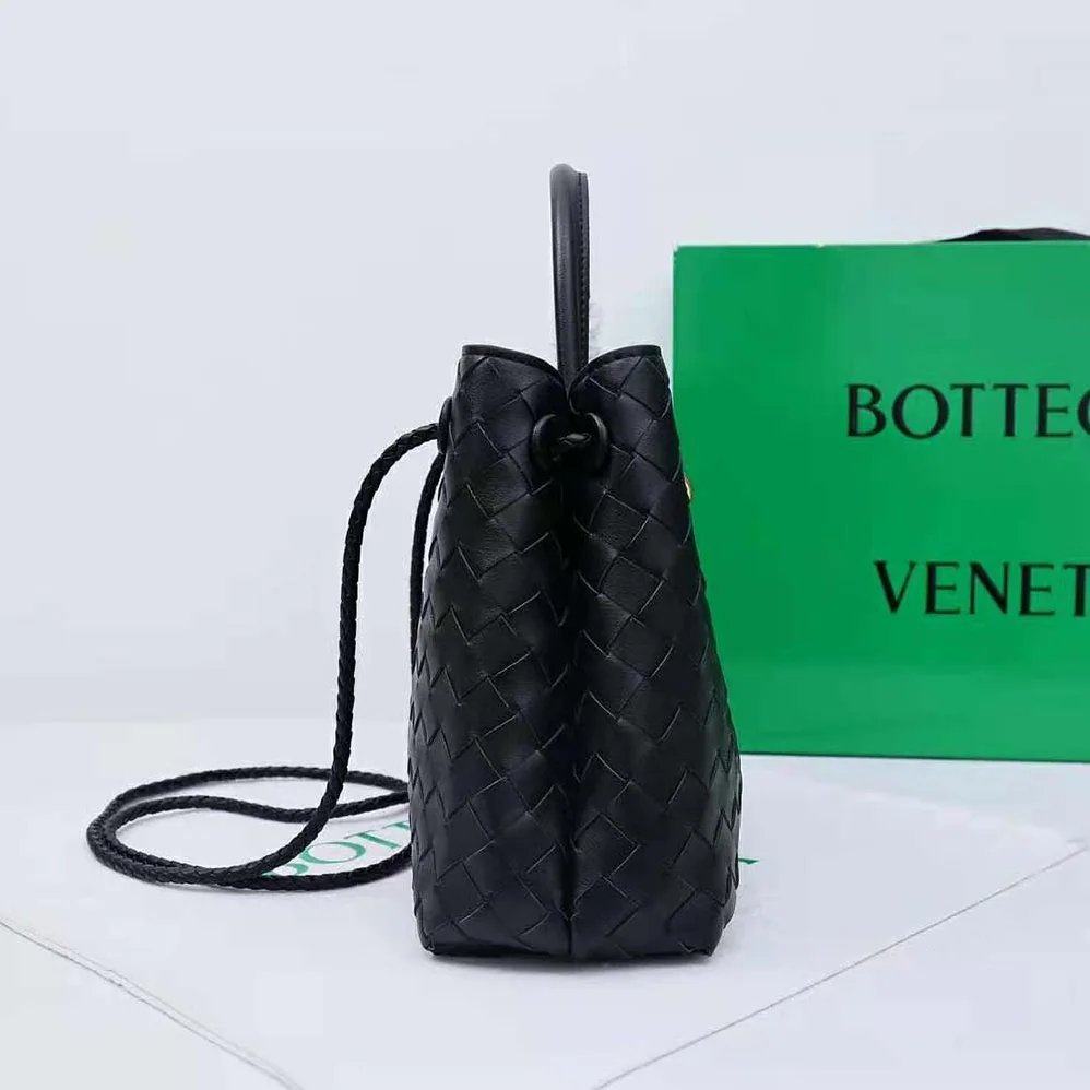 Bottega Veneta Small Andiamo in Lambskin Leather for Women in Black