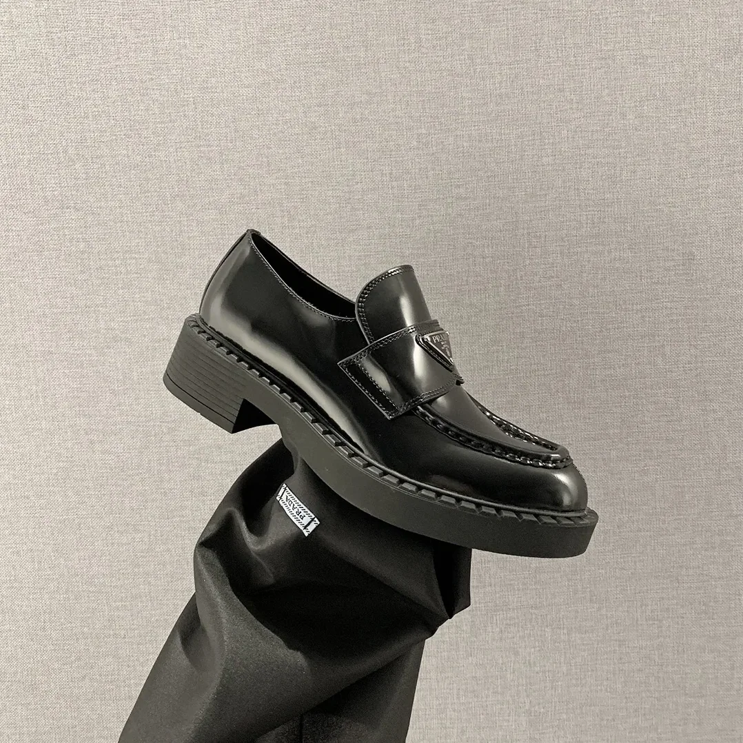 Prada Chocolate Patent Loafers Black / 1D246M_JHR_F0002_F_B050