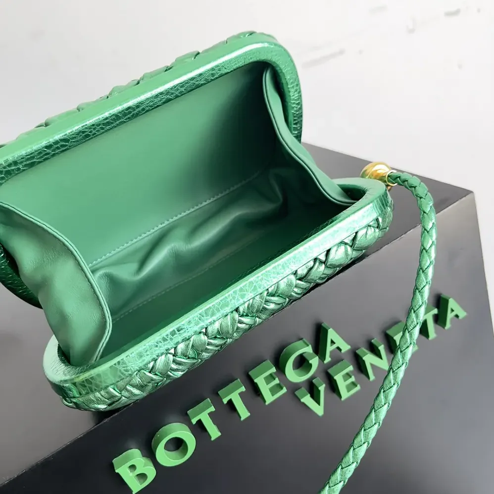 Bottega Veneta Knot Minaudiere On Strap for Women in Green Bottega Veneta Knot Minaudiere On Strap for Women in Green