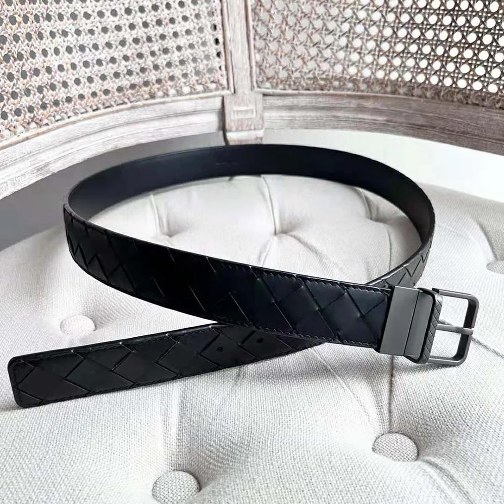 Bottega Veneta Intrecciato Belt in a Blown-up Intreccio Weave for Men in Black Bottega Veneta Intrecciato Belt in a Blown-up Intreccio Weave for Men in Black