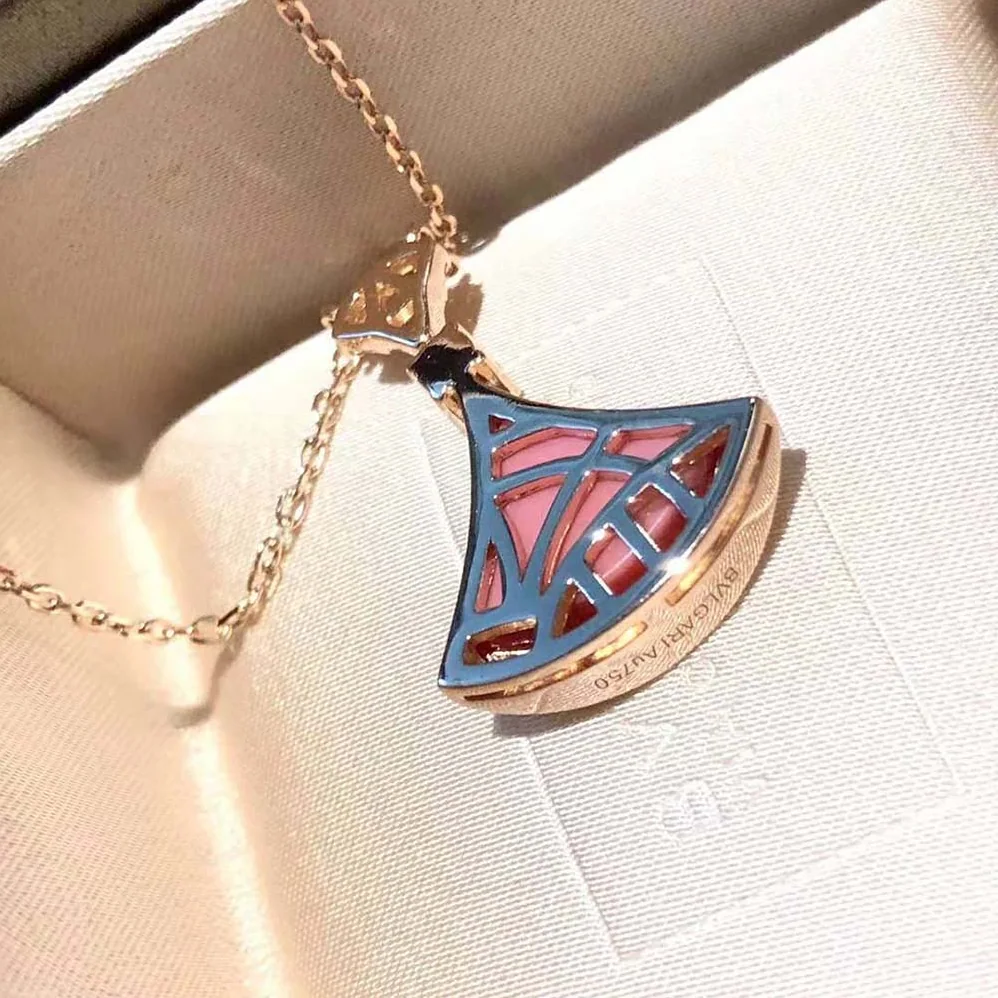 Bvlgari Divas Dream Necklace in 18 KT Rose Gold for Women Bvlgari Divas Dream Necklace in 18 KT Rose Gold for Women