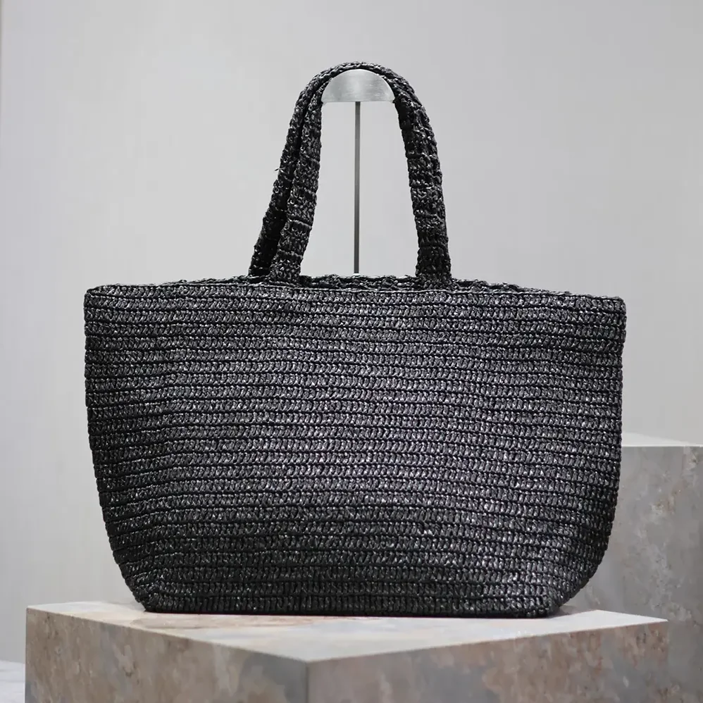 Saint Laurent YSL Saint Laurent Tote in Raffia for Unisex Saint Laurent YSL Saint Laurent Tote in Raffia for Unisex