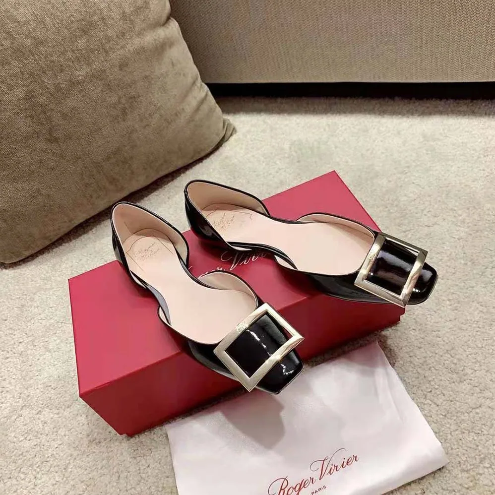 Roger Vivier Trompette Dorsay Metal Buckle Ballerinas in Patent Leather for Women in Black Roger Vivier Trompette Dorsay Metal Buckle Ballerinas in Patent Leather for Women in Black