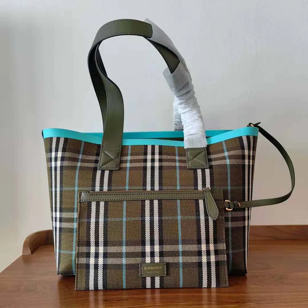 Burberry Medium London Tote Bag for Women in Blue Burberry Medium London Tote Bag for Women in Blue