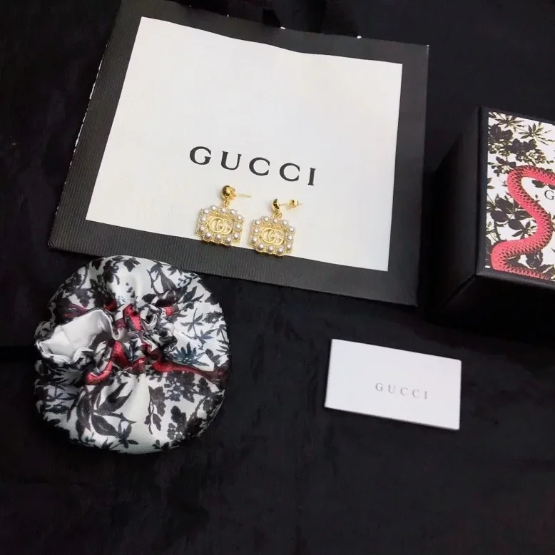 Gucci Mini Pearl Border Frame Earrings Gold Tone