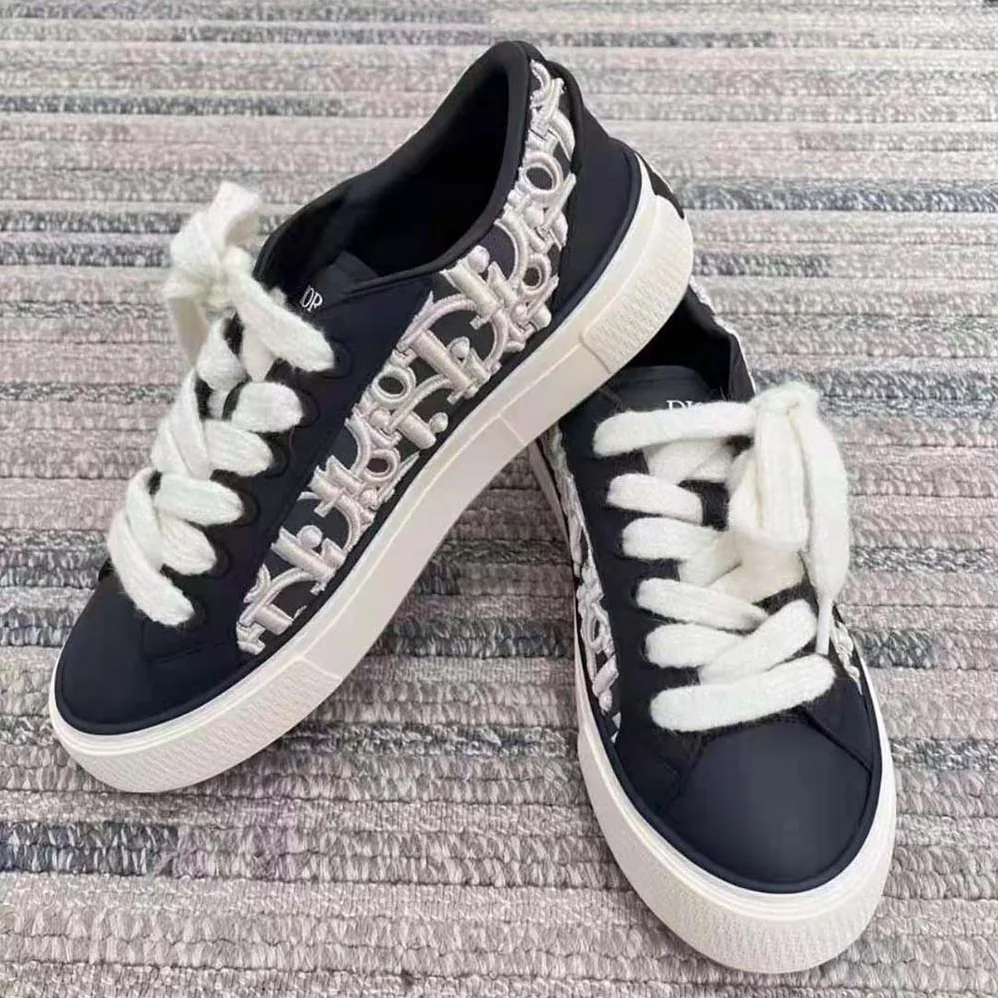 Dior B33 Sneaker – Limited and Numbered Edition Navy Blue Smooth Calfskin for Men Dior B33 Sneaker – Limited and Numbered Edition Navy Blue Smooth Calfskin for Men