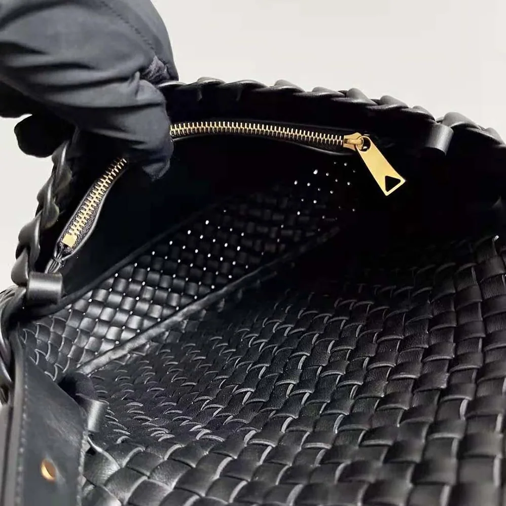 Bottega Veneta Cobble Shoulder Bag Small Padded Intreccio Leather for Women in Black Bottega Veneta Cobble Shoulder Bag Small Padded Intreccio Leather for Women in Black