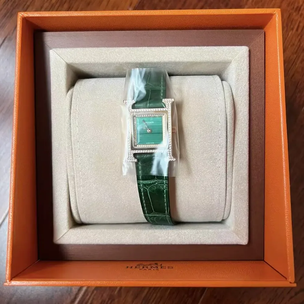 Hermes Heure H Watch Small Model 25 mm for Women in Green Hermes Heure H Watch Small Model 25 mm for Women in Green