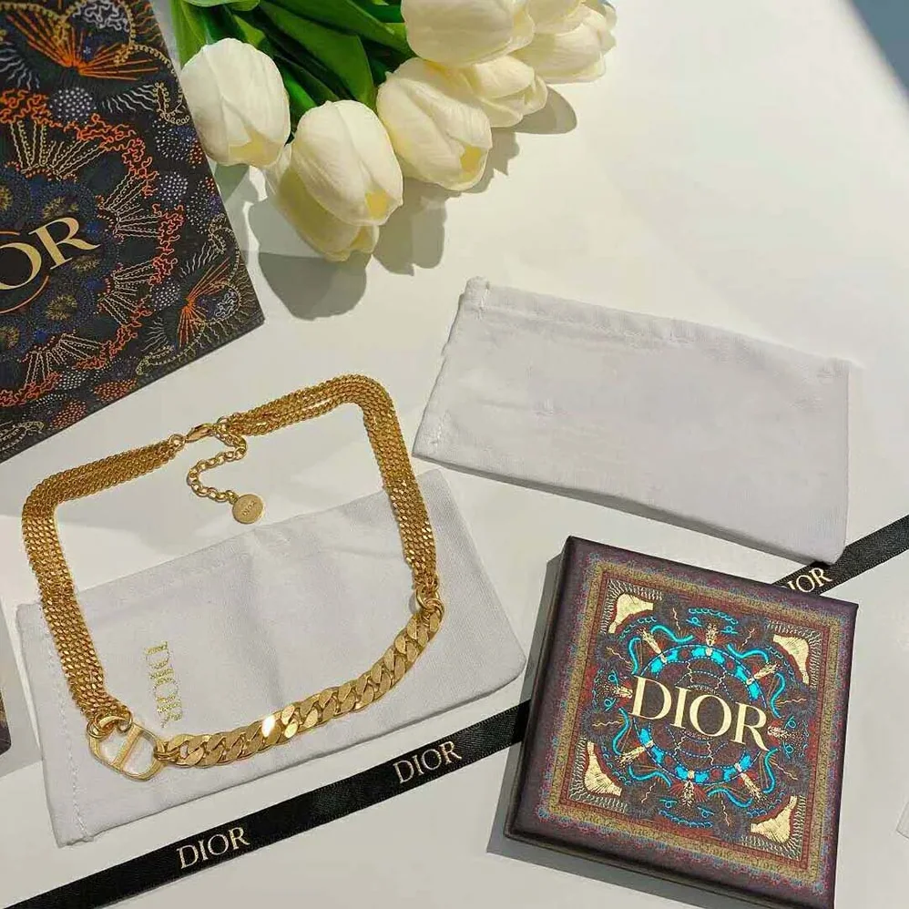 Dior 30 Montaigne Necklace Gold for Women in Finish Metal Dior 30 Montaigne Necklace Gold for Women in Finish Metal