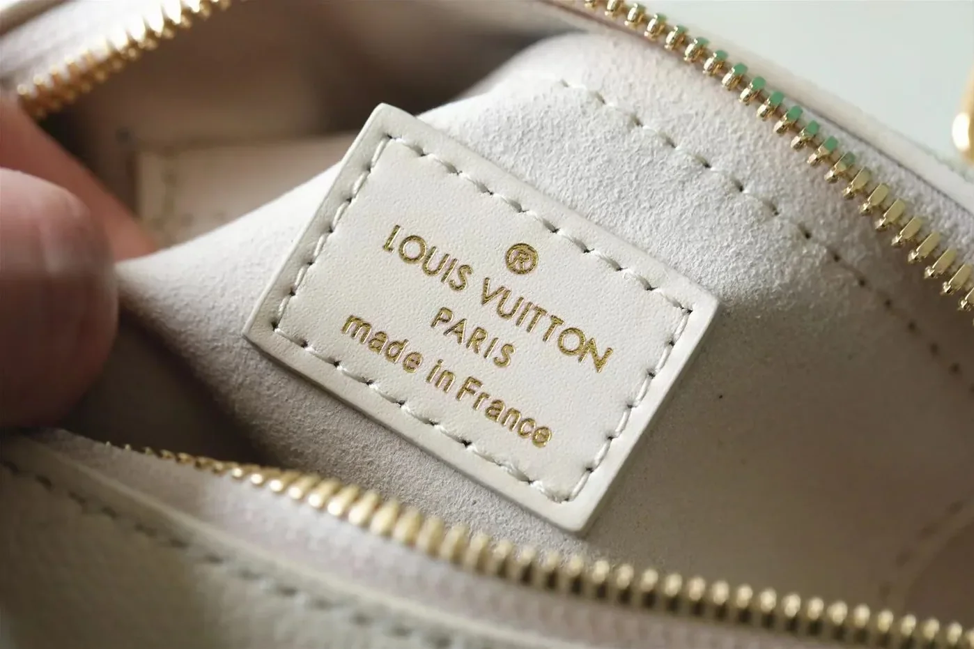 Louis Vuitton Speedy Bandouliere 20 White /