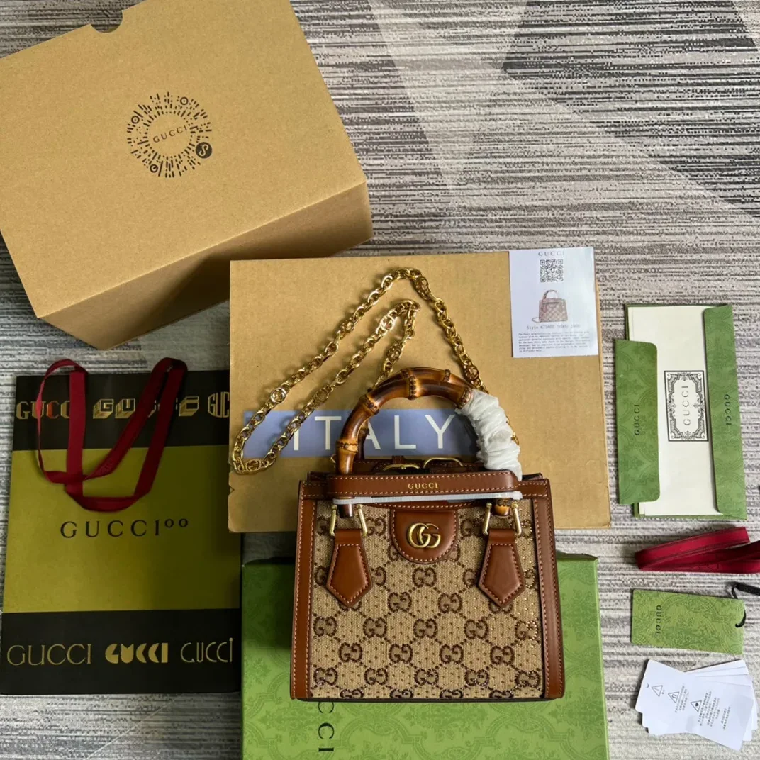 Gucci Diana Mini Tote Bag Beige