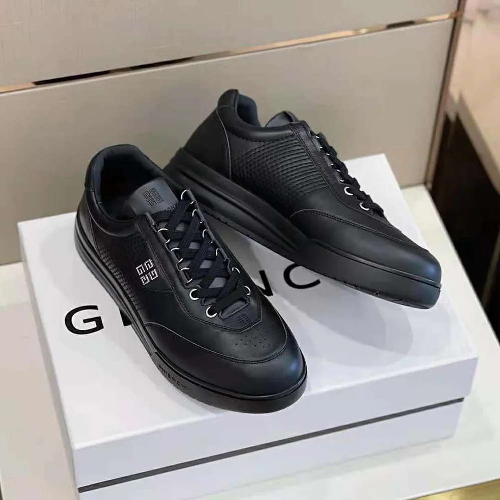 Givenchy G4 Sneakers in Leather for Men in Black
