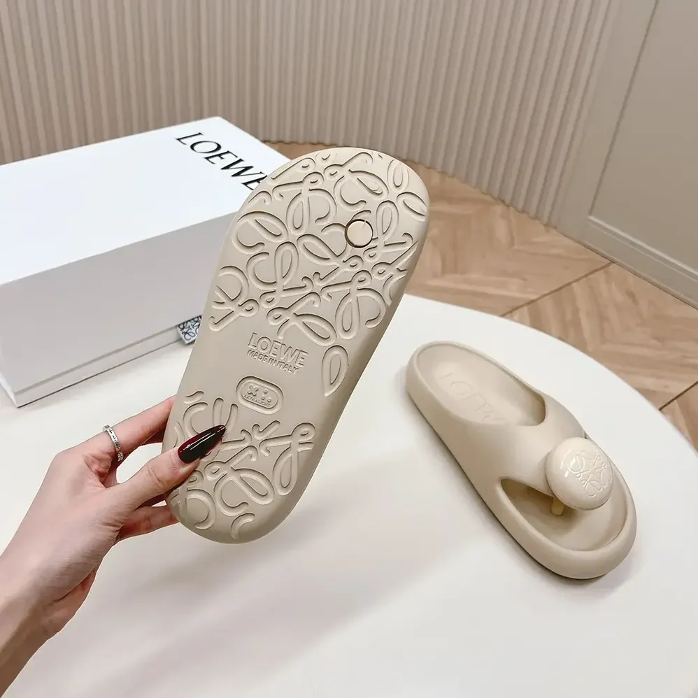 Loewe Foam Pebble Sandal for Women in White