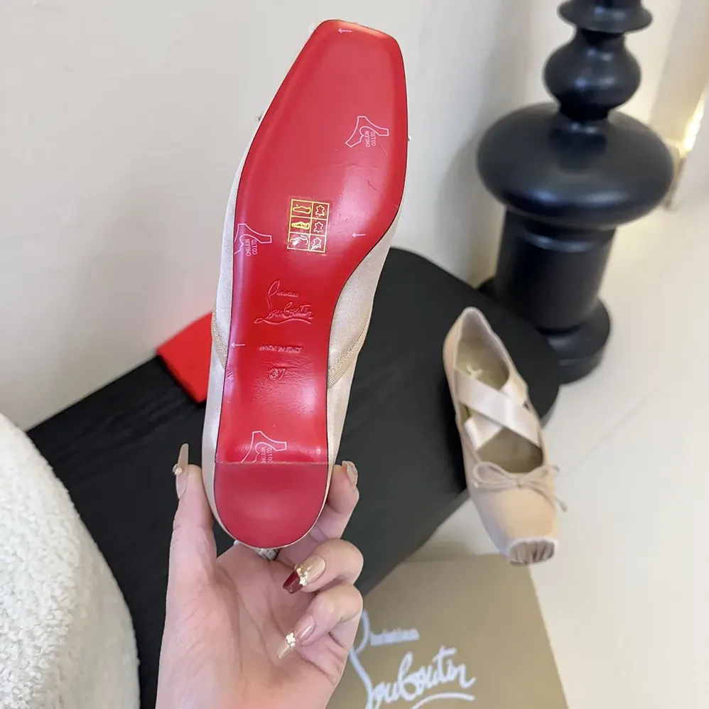 Christian Louboutin Cassiasticina Ballerinas Crepe Satin for Women in Pink Christian Louboutin Cassiasticina Ballerinas Crepe Satin for Women in Pink